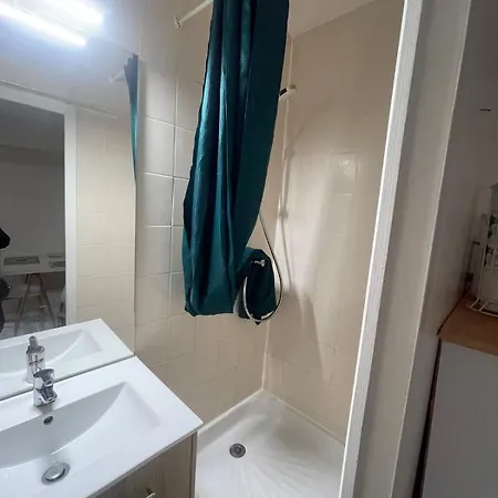 Fonctionnel Doutre דירה